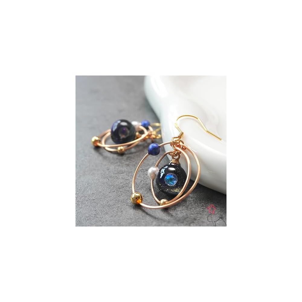 WEWDBY Handmade Cosmic Planet Art Earrings - Iridescent Hand-Mixed Resin Planet Design, 3D Metal Ring Surrounding, Lightweight & Hypoallergenic, Creative Jewelry for Women, Unique Gift for Sci-Fi & Art Enthusiasts